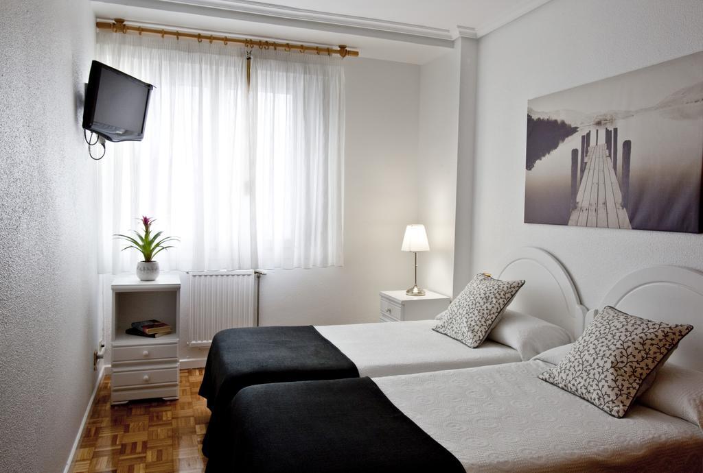 Pension Pasadena Памплона Экстерьер фото