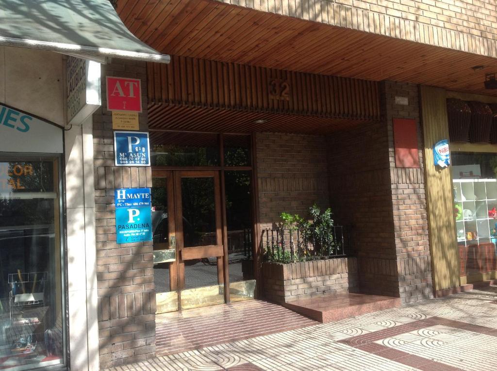 Pension Pasadena Памплона Экстерьер фото